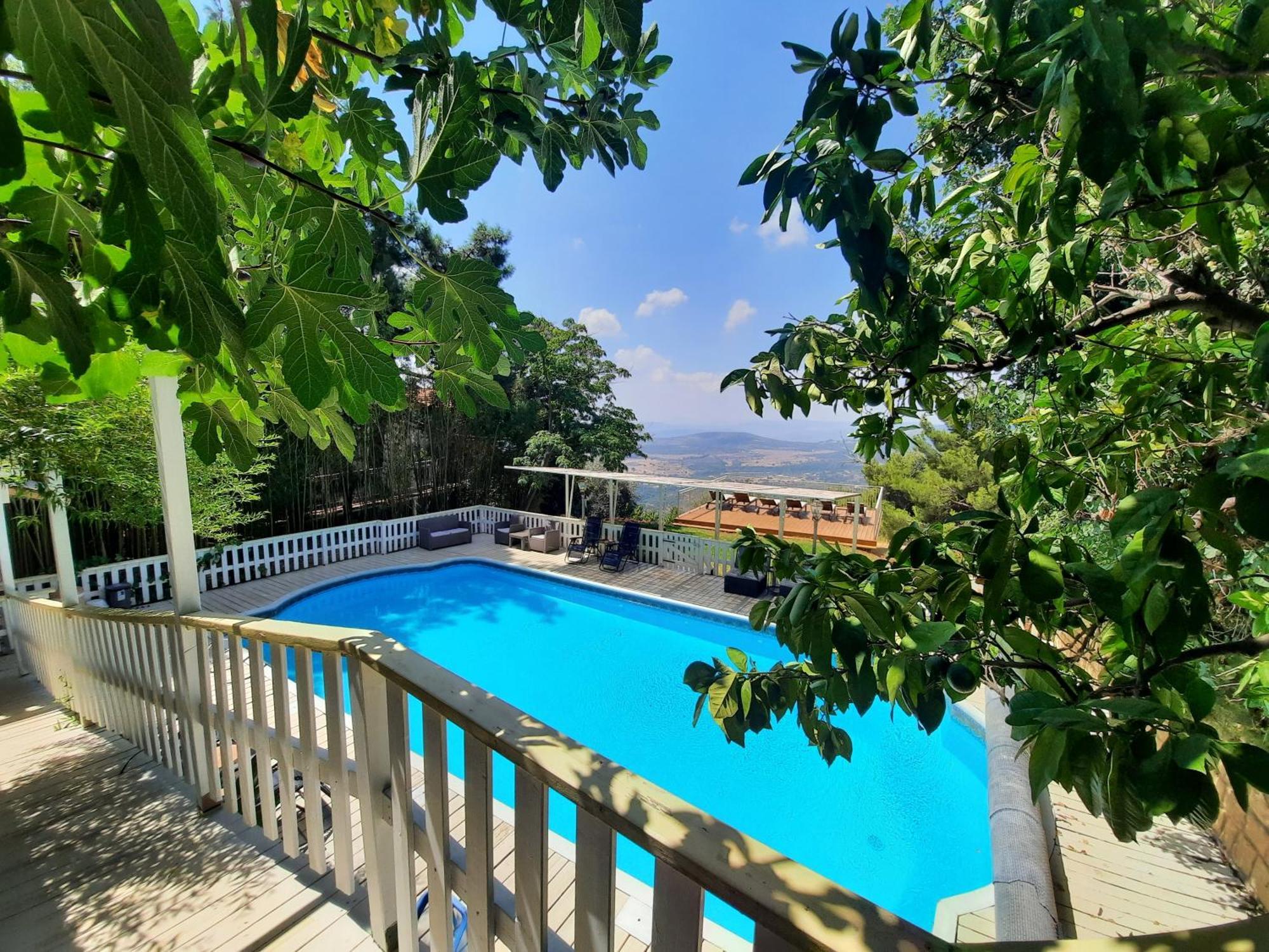 Ha'Seuda Ha'Achrona Suites Amirim Exterior photo